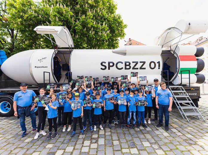 SpaceBuzz, lásd Te is úgy a Földet, ahogy az űrhajósok látják