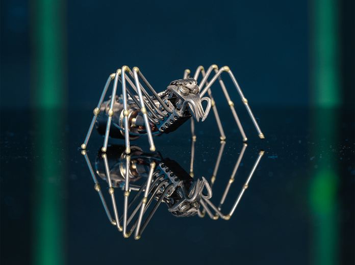 Elképesztő szobrok fémhulladékból - Zosky cyberpunk szoborkiállítása